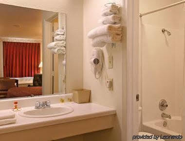Rodeway Inn Маскоги Экстерьер фото